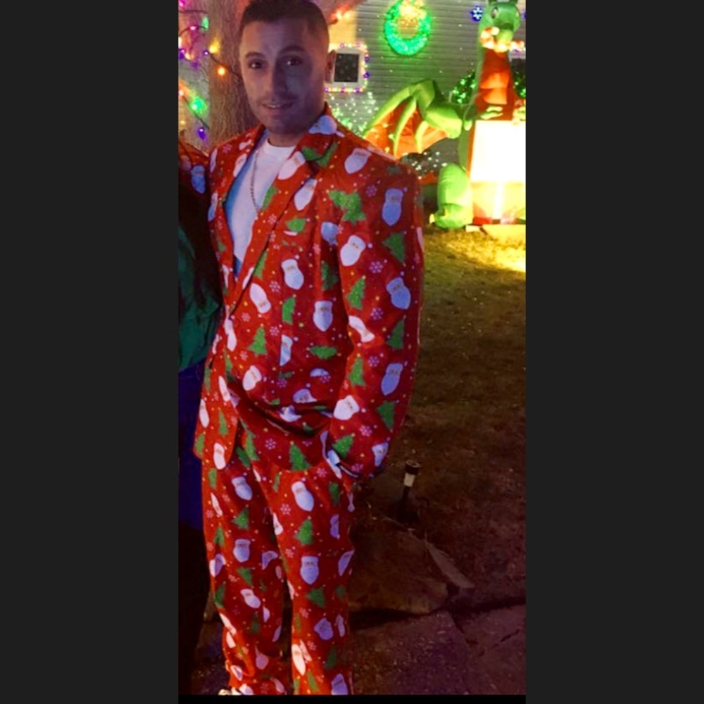 Men’s Christmas suit!! Worn only once!